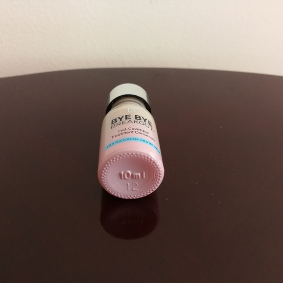 It Bye Bye Breakout Full Coverage Concealer AND Acne Treatment - Picture 4 of 8